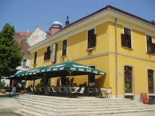 Pécs, Jókai tér 06.jpg Pécs, Jókai tér 06.jpg